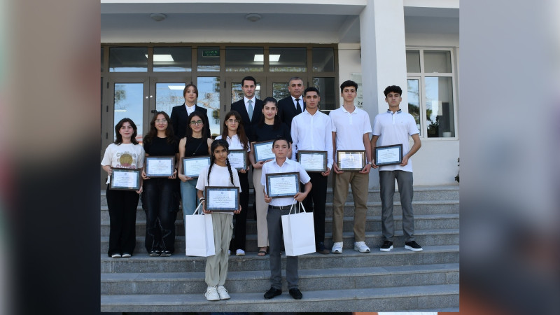 Yüksək balla tələbə adını qazanan gənclərlə Siyəzəndə görüş keçirilib