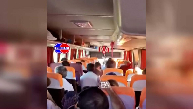 Sərnişinlər Xaçmazdan Bakıya taxta üstündə gedir