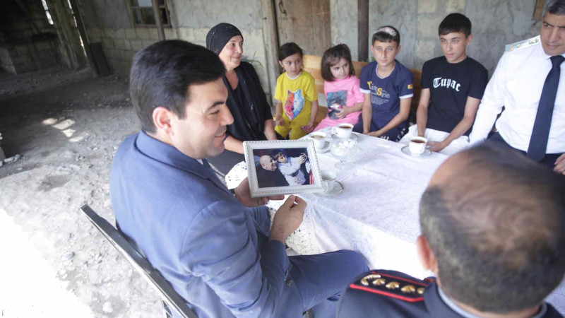 Xaçmazlı şəhidin ailəsinin qayğıları öyrənilib