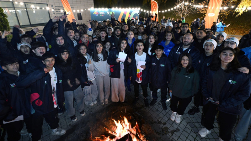 Olimpiya mükafatçıları Qubada tonqal ətrafında - FOTO