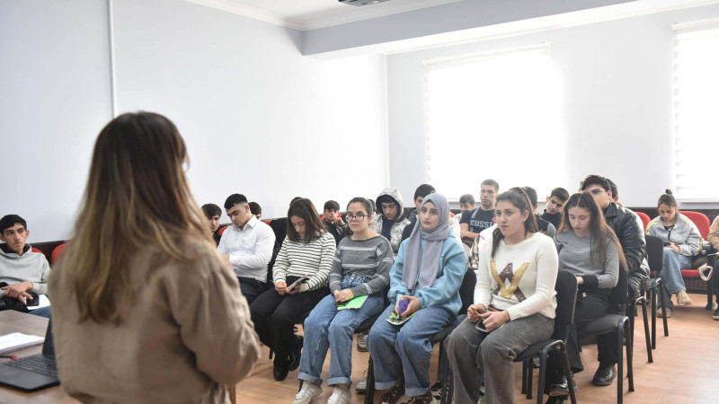 İsmayıllıda və Qəbələdə “Media savadlılığı” mövzusunda təlim keçirilib