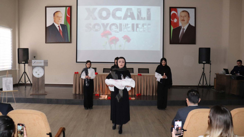 Qəbələdə tələbələrin iştirakı ilə Xocalı faciəsi qurbanlarının xatirəsi anılıb