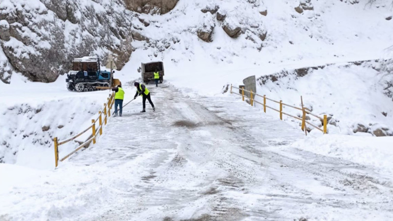 Quba-Xınalıq yolunu buz BAĞLAYIB – FOTO