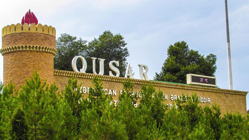 Qusarda kürəkən keçmiş qayınatasını bıçaqladı