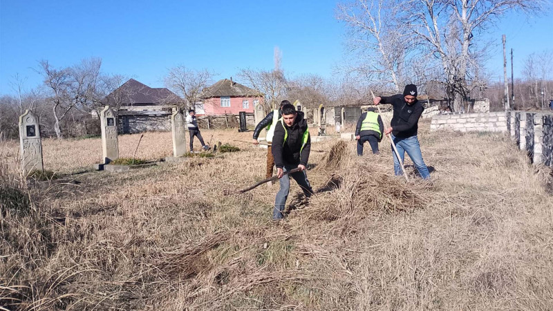 Xaçmazın qəbiristanlıqlarında təmizlik işləri görülüb - FOTO