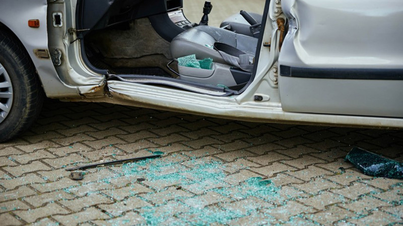 Balakəndə avtomobillər toqquşub, ağır yaralanan gənc Bakıya gətirilib