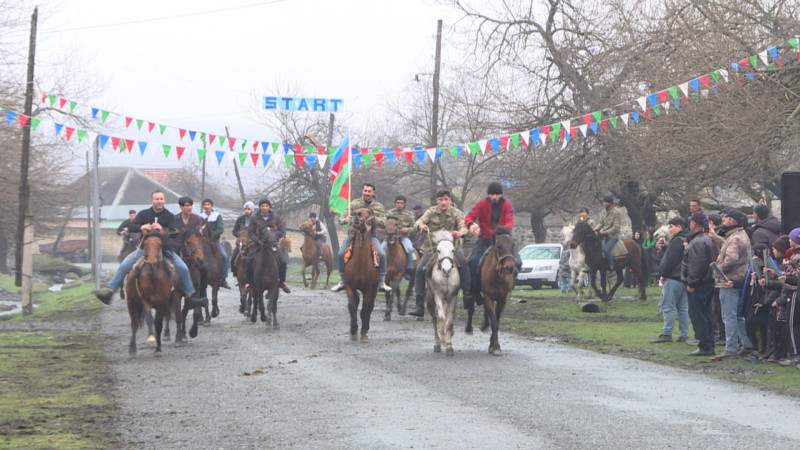 Burada at yarışları el bayramına çevrilir
