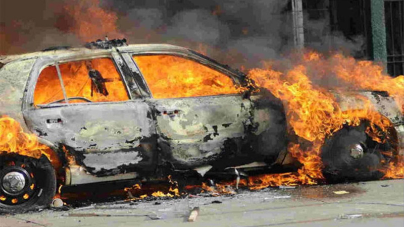 Qəbələdə avtomobil yanıb