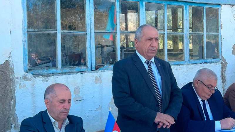 Qusarda məktəb direktoru dava edib