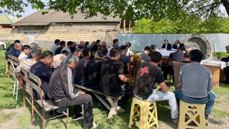 Qaxda sakinlər kömək istəyib - FOTO