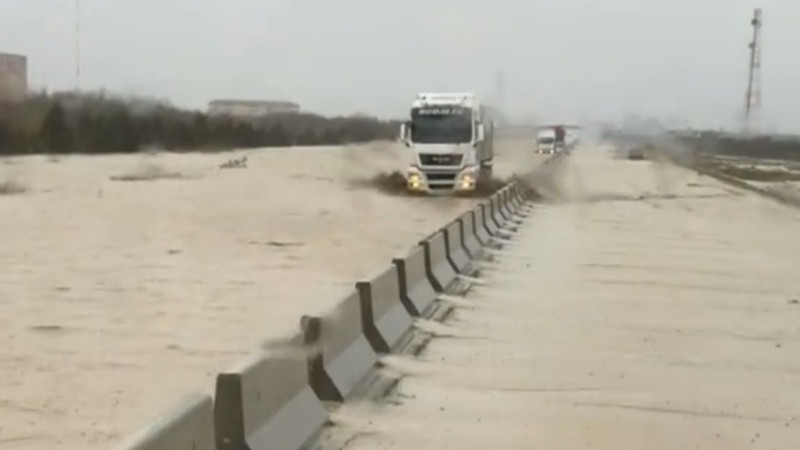 Bakı-Quba yolunda hərəkət iflic oldu-VİDEO