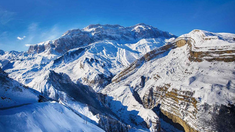 Şahdağa qar yağır