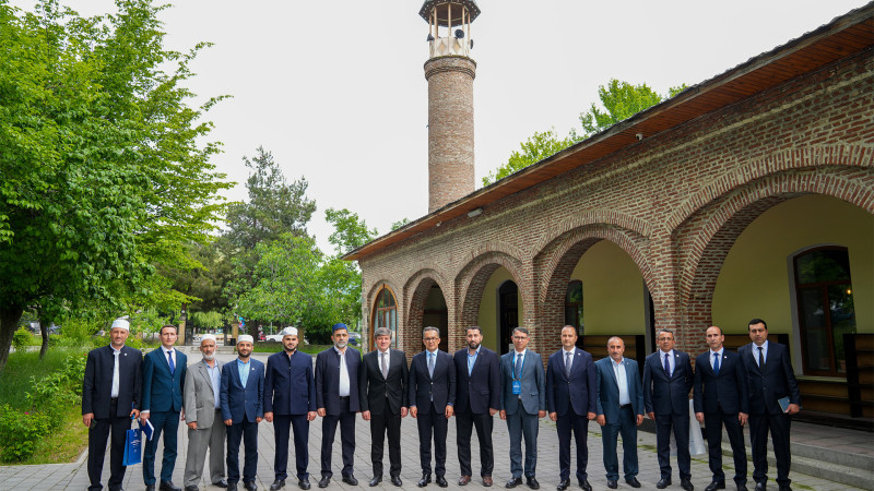 Komitə sədri Qəbələdə məscidlərin fəaliyyəti ilə tanış olub