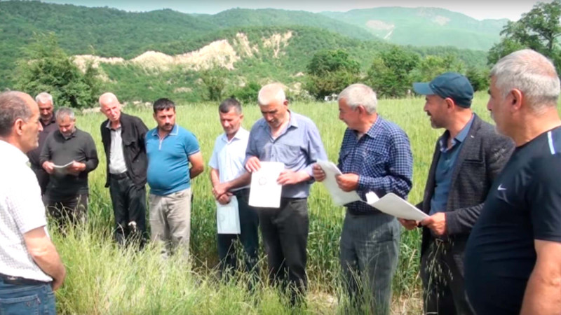 İsmayıllı sakinlərinin əkin torpaqları əllərindən alınır