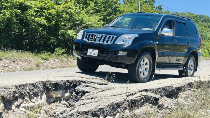 Şamaxının üç kəndini birləşdirən əsas yollarda ciddi deformasiyalar yaranıb