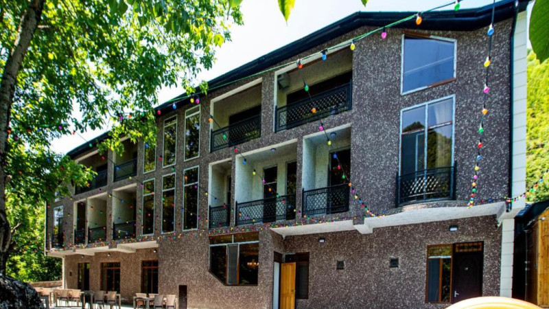 İsmayıllıda hotel yandı