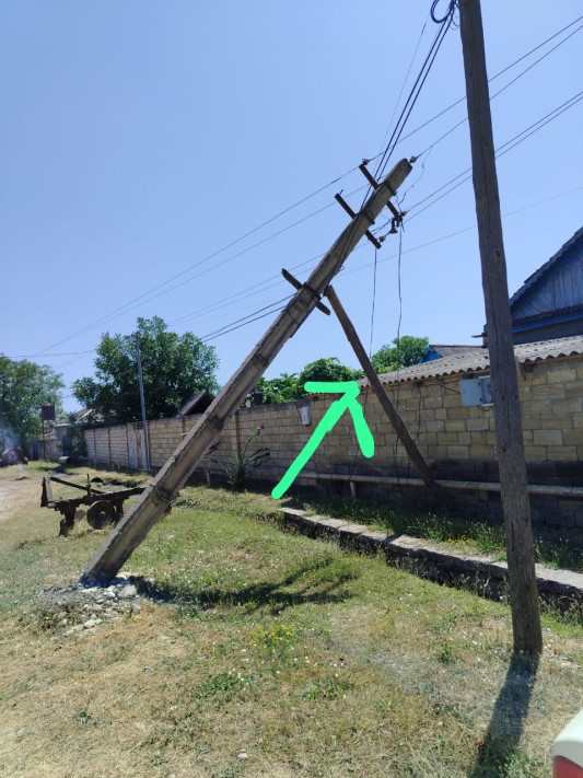 Xaçmazda aşan dirəyi dirək saxlayır  - FOTO