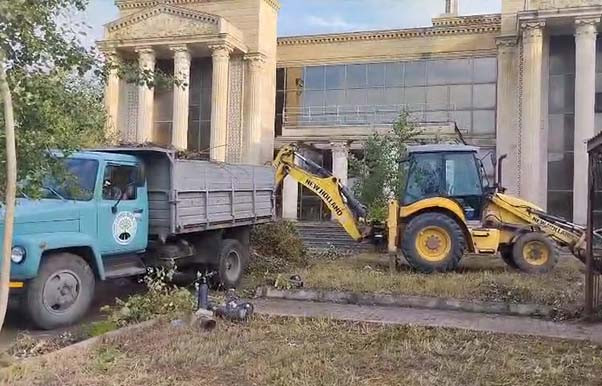 Shimal.News-un işıqlandırmasından sonra Qubada sahibsiz qalan binanın ərazisi təmizləndi