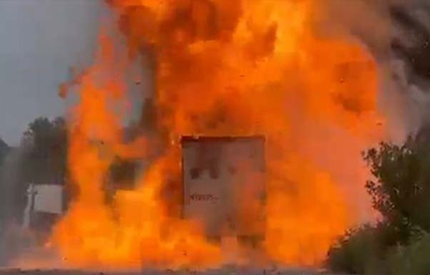 Şəkidə TIR yanır - Video