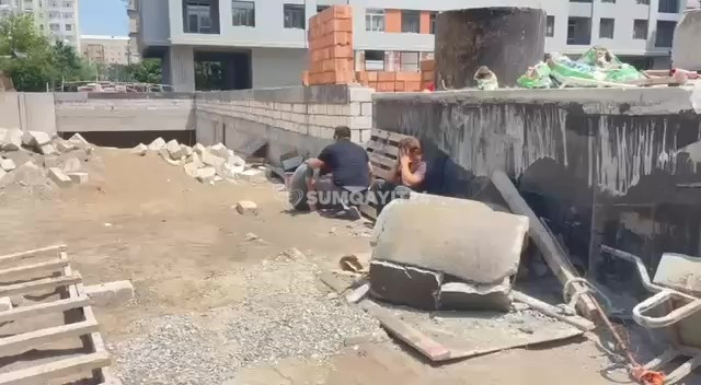 Xaçmazlı fəhlə Sumqayıtda torpaq sürüşməsinin qurbanı oldu - FOTO