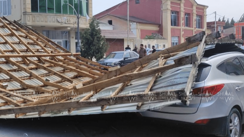 Xaçmazda güclü külək avtomobilləri yararsız hala saldı