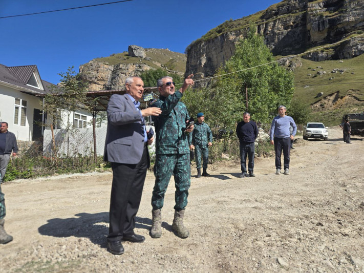 Elçin Quliyev Qusarda palçıq püskürən əraziyə baş çəkdi 