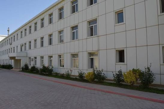 Siyəzəndə 52 yaşlı kişi xəstəxanaya hücum etdi