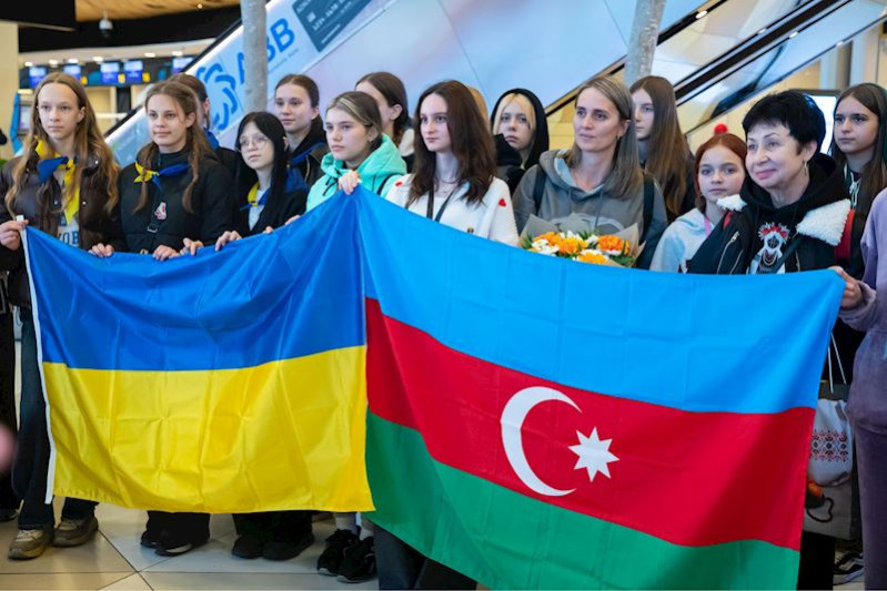 Ukraynadan Azərbaycana 30 uşaq gətirildi 