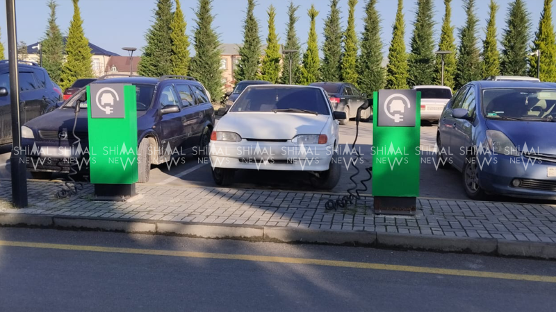 Qubada elektrikli avtomobillərin şarj yeri zəbt olunur - FOTO