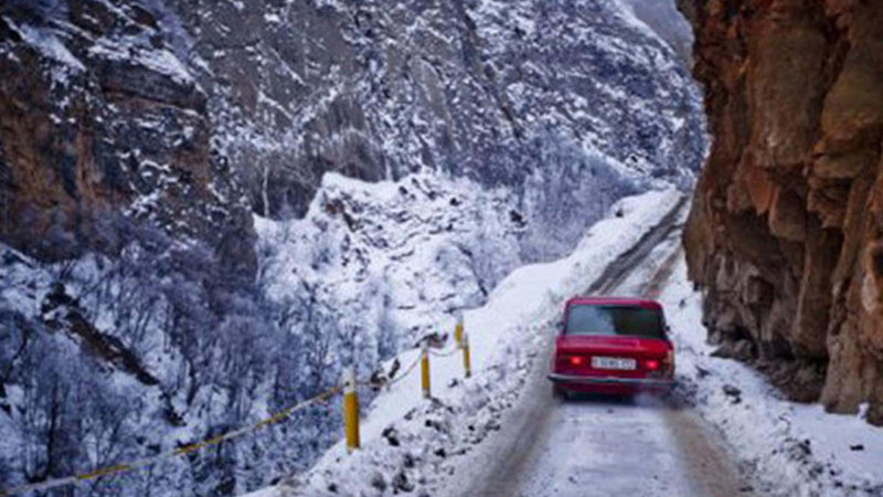 Xınalıqda köməksiz qalan turist xilas edilib