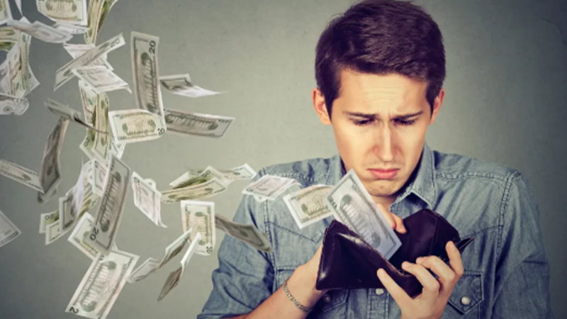 Qubada ata evindən 7300 dollar oğurlayan şəxs saxlanıldı