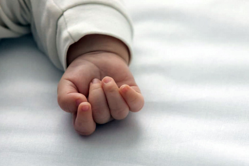 10 aylıq körpə faciəvi şəkildə öldü