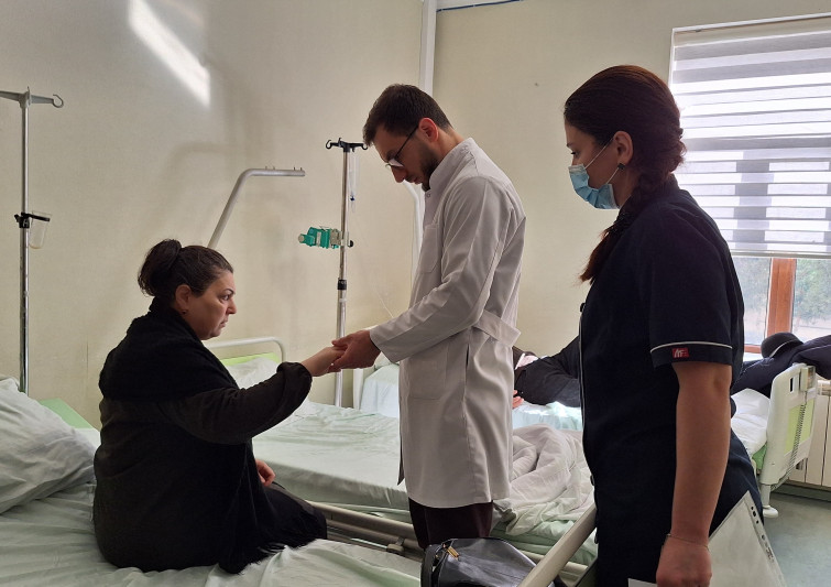 Qusarda 12 nəfər buzda sürüşərək xəsarət alıb