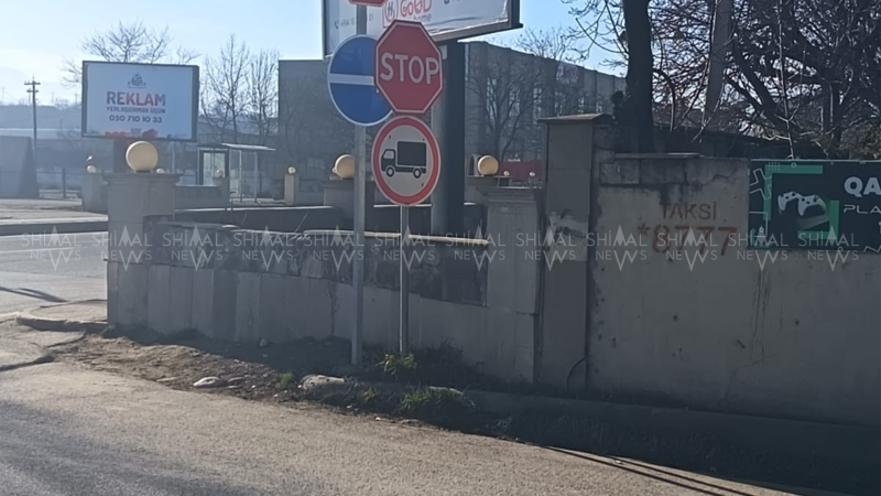 Qubada yol nişanları gizlənqaç oynayır: sürücülər çaşqın vəziyyətdə