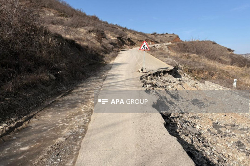Şamaxı yolunda asfalt çökdü