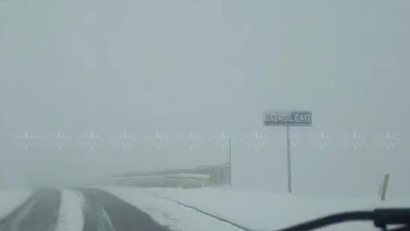 Oğuz - Baş Daşağıl kənd yolunu buz bağlayıb