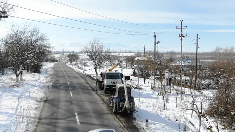 Şahdağ istiqamətində elektrik xətləri yenilənir
