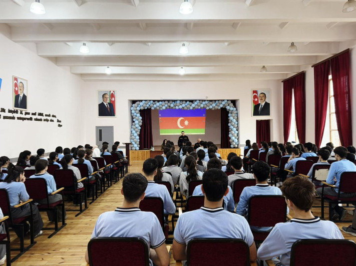 Qubada şagirdlərlə maarifləndirici görüş keçirilib