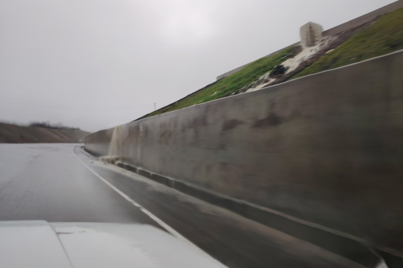 Şamaxıda güclü leysan avtomobillərin hərəkətinə çətinliklər yaradıb