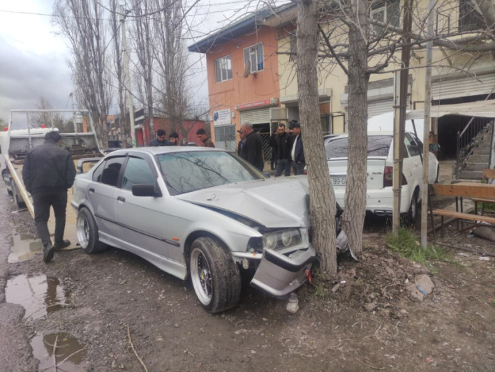 Xaçmaz-Quba yolunda üç avtomobil toqquşub