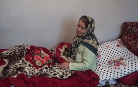 Danışıb, yaza bilmədiyi üçün bankdan kartını ala bilmir