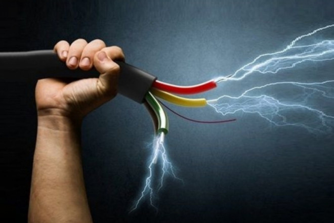 Şəkidə elektrik cərəyanı vuran kişi öldü