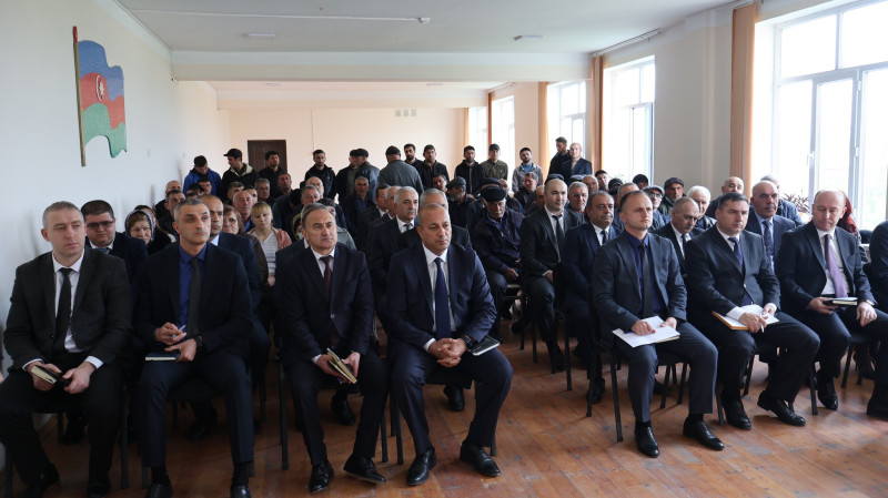 Hiloba sakinləri çətinliklərindən danışdılar