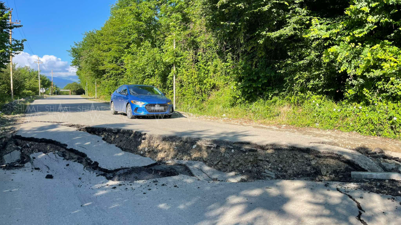 Qubada kənd yolu çökdü: avtomobillərin hərəkəti mümkünsüz oldu