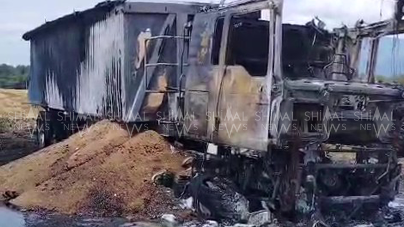 Oğuzda buğda daşıyan TIR kül oldu