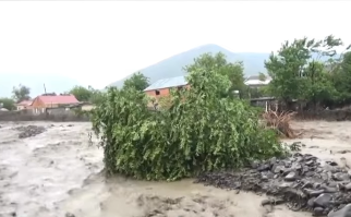 Sel Balakəndə həyatı iflic etdi