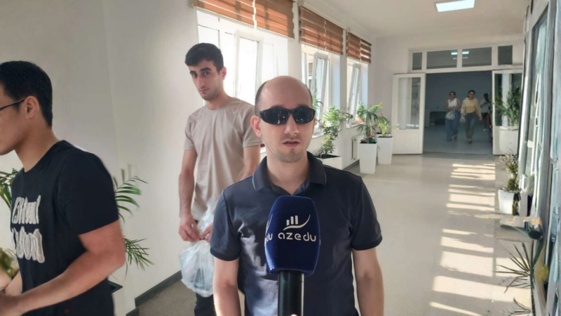 Görmə məhdudiyyətli müəllim uğur qazanıb