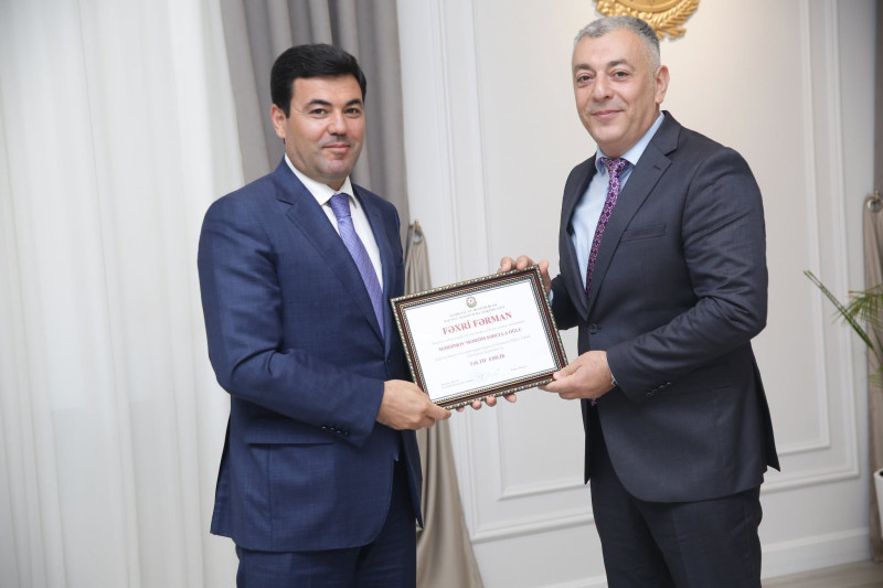 İcra başçısı Məhsim Məhsimovu təltif etdi