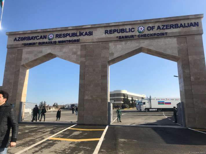 Samur gömrük postunda 134 yük maşını növbədədir