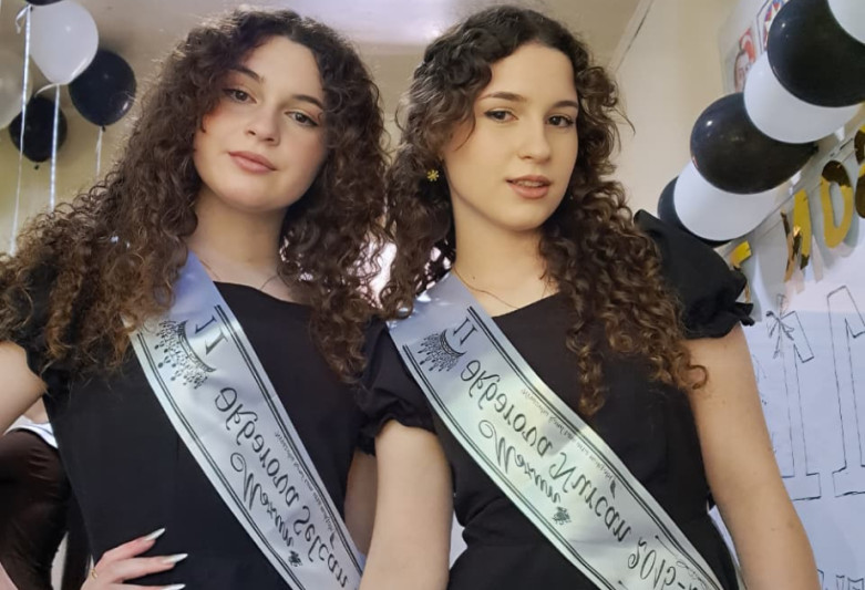 Xaçmazlı əkiz bacılar eyni universitetdə eyni ixtisasa qəbul oldular